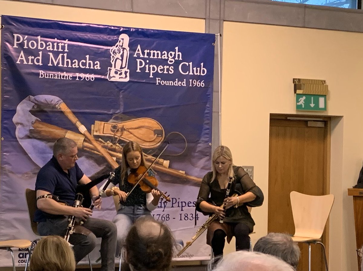 EoinKelly_13's tweet photo. “Ó Ghliúin go gliúin” mar chuid Féile Piobaireachta William Kennedy in #ArdMhacha inné san Leabharlann Ó Fiaich. 🎼🎶 Generations of Piping Families perform as part of the William Kennedy Festival in Ó Fiaich Library #Armagh #wkpf #wkpf2019 #APC https://t.co/GayJ6CI643
