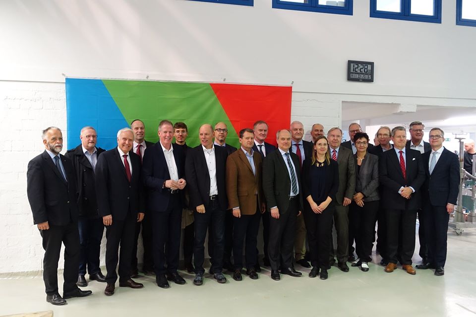 DiessnerFarben's tweet photo. VDL Fachgruppe Bautenanstrichmittel bei #Diessner #Berlin - In diesem Jahr durften wir die Vorstandssitzung und die Mitgliederversammlung der Fachgruppe in unserem Haus ausrichten.  #lebeFarbe #VCI #Chemie #VDL

https://t.co/GZkwoFiiem https://t.co/Uk1IKTXW9O