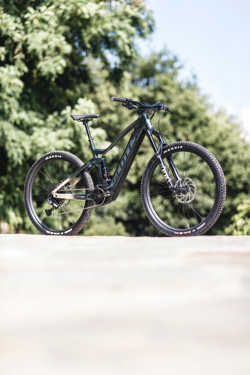 ScottSpain's tweet photo. Strike eRIDE, eleva tu horizonte con el nuevo motor Bosch y batería de 625W.
Ya disponible en tu punto de venta SCOTT, descubre la gama al completo: https://t.co/QHs6WLarGV
#NOSHORTCUTS #SCOTTbikes #SCOTTstrike https://t.co/m0UDq67Omy