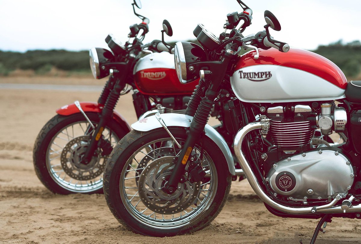 TeamRobertsLtd's tweet photo. BUD EKINS.
Source: https://t.co/C4SN8nBlgI
#triumph #triumphfansfrance #triumphfans #triumphbonneville #triumpht120 #triumpht100 #bonneville #bonnevillet120 #bonnevillet100 #bonnvillebudekins #triumphbudekins #triumphclassics #triumphclassic #scrambler#eicma2019 https://t.co/61j9YGdGy2