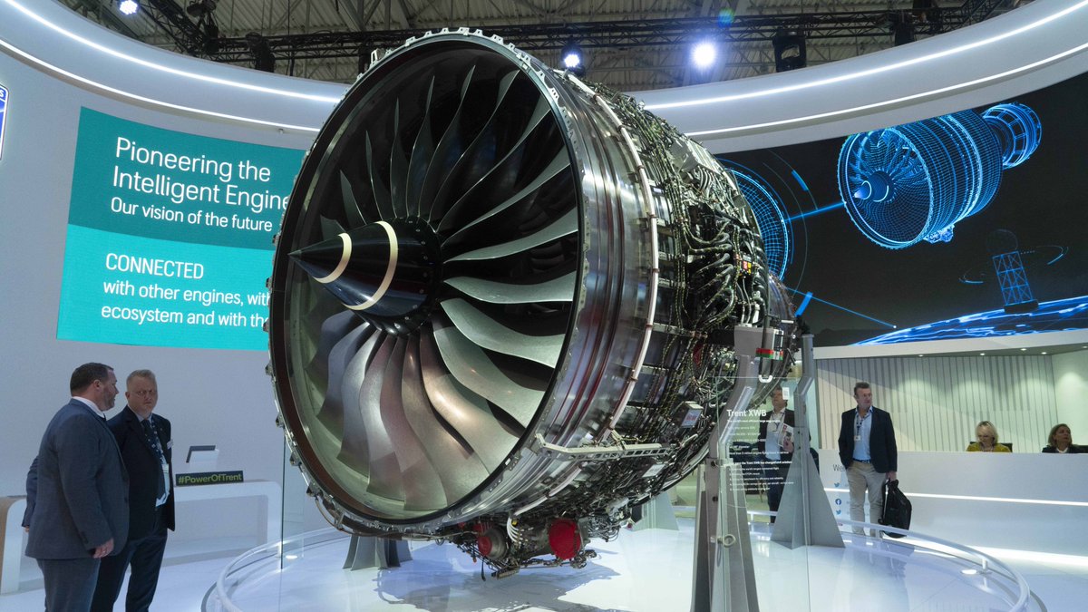 Rolls-Royce tweet media