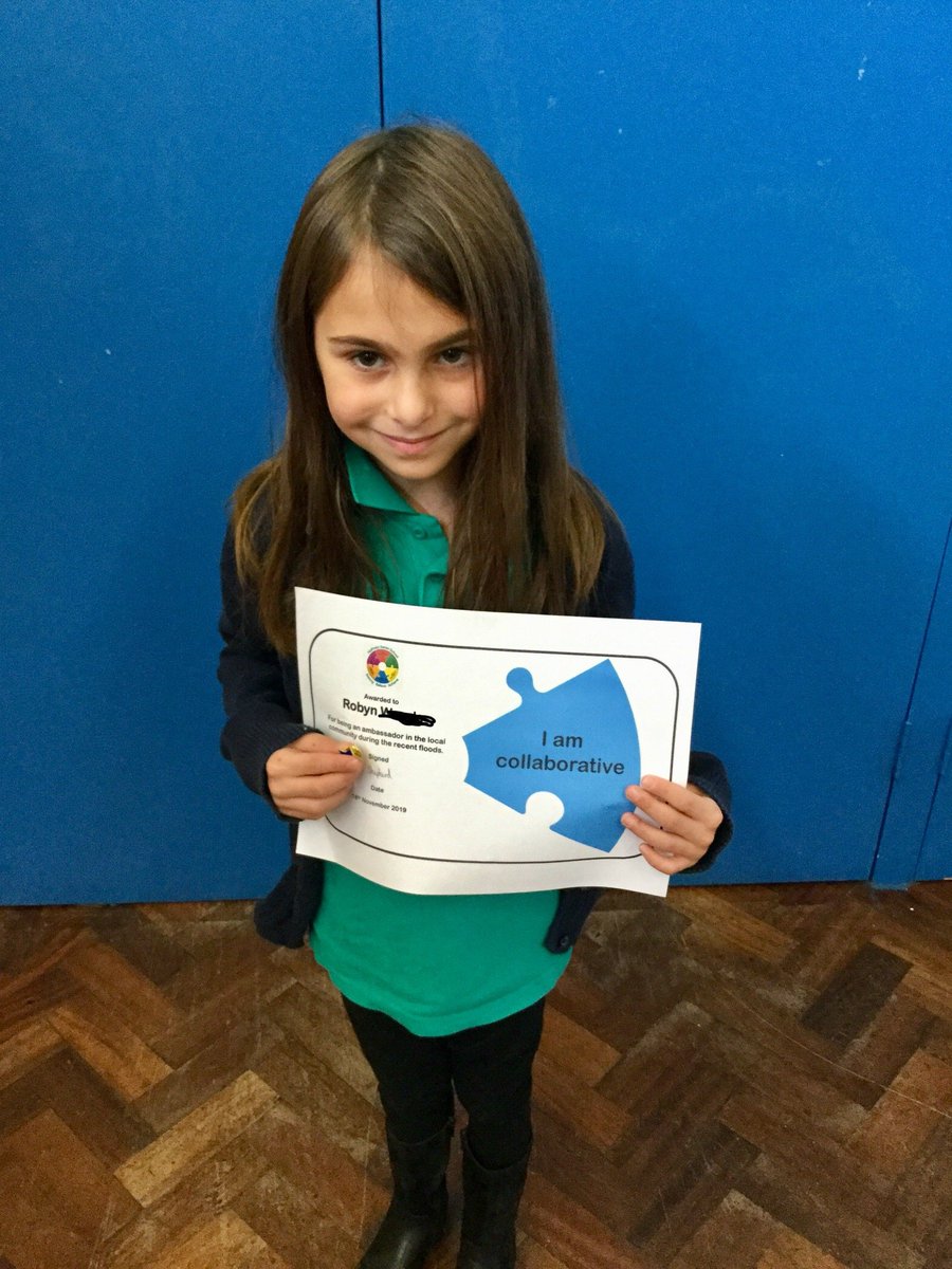 HalfwayJunior's tweet photo. This morning we gave out an extra special Halfway Hero award to Robyn who helped her grandparents during the recent floods, showing true community spirit and collaboration ⭐️
#iamcollaborative
#belongbelieveachieve https://t.co/xIakWnrXhG