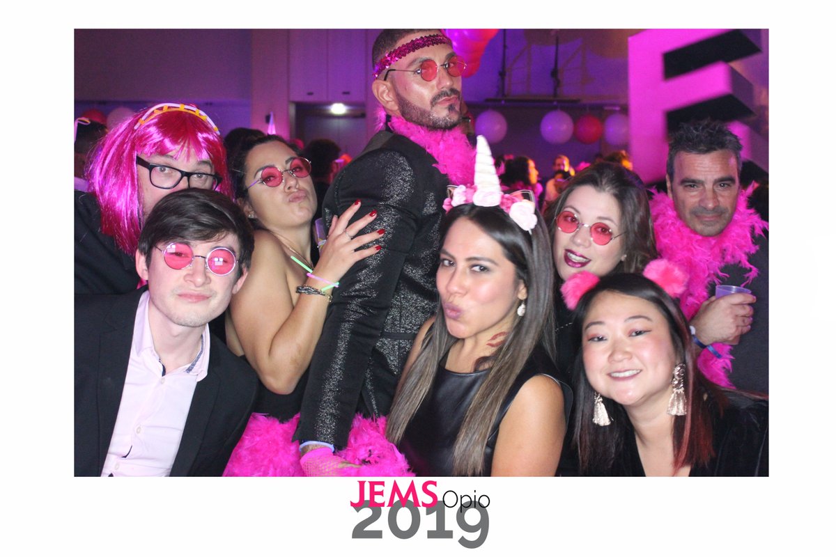 jemsgroup's tweet photo. Ca y est #JEMS vient de clôturer son séminaire de 3 jours à Opio. Piscine, Apéro, Golf, Tir à l'arc, Trapèze,📽super héros... en #rose et #noir. C'est pas tous les jours la fête mais pendant 3 jours si
Alors merci patron 😉!
Je ne sais pas vous mais moi #Jemsmaboite
#jemsopio https://t.co/AITA7mnNhe