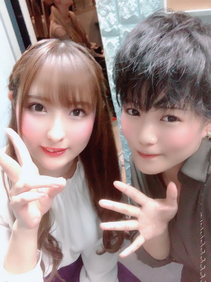 bkbkngm's tweet photo. 今日街のお弁当��さん、みたいなところのお弁当食べた⸌⍤⃝⸍

もうあったか弁当さんに会えないんだな〜😭#白と黒の忘年会

西森じんさん✨
上野花音さん✨
メグ・ピッチ・オリオンさん✨
陽乃ほのかさん✨

みなさん音楽活動もしているので
また絶対会いたいっ(つω`*)♥️ https://t.co/g4PbalTXJ4