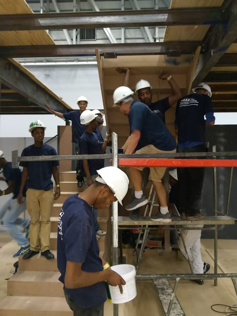 Four quarters design Studio tweet media