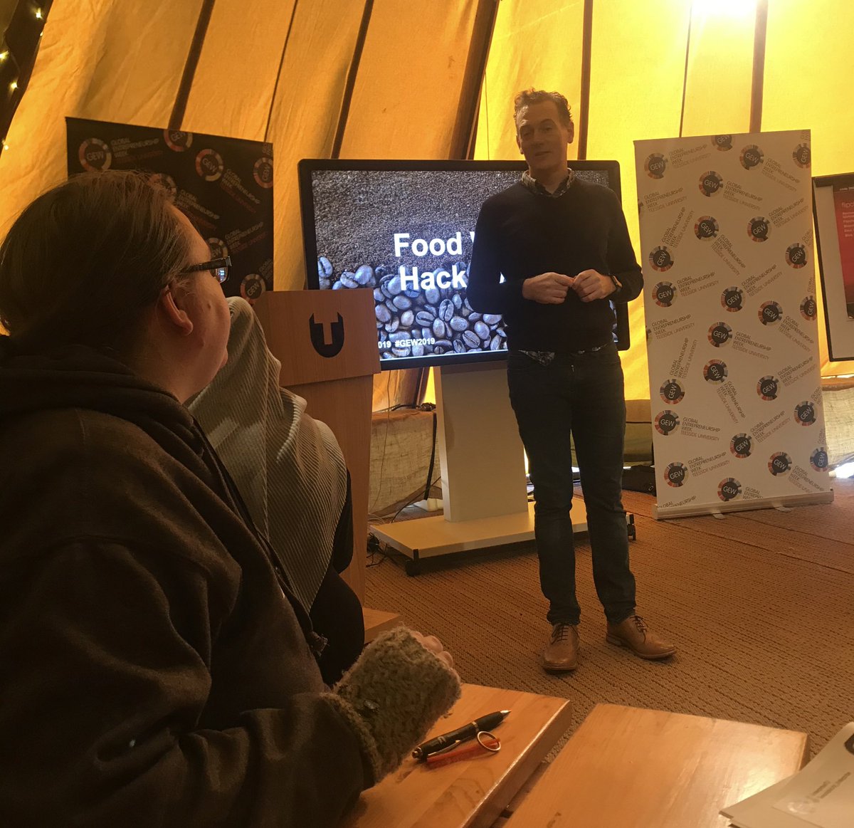 One of our member, Carly, asking the mayor @Tees_Issues how he raise money for his philantropic action. #GlobalEntrepreneurshipWeek #teessideuni