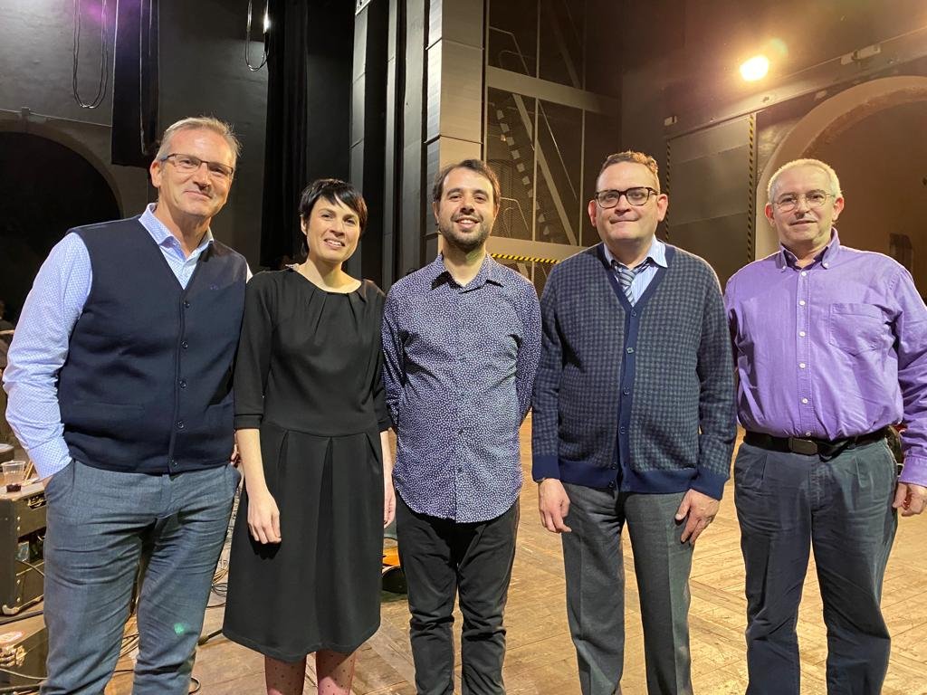 👉El Sábado se celebró el último concierto de <a href="/VermusicdeReus/">V E R M U S I C</a> , un ciclo de Conciertos organizado por Vermuts Miró a favor de la <a href="/LligaCancerTGN/">Lliga Contra el Càncer Tarragona i Terres Ebre</a> 

---

Dissabte es va celebrar l'últim concert del <a href="/VermusicdeReus/">V E R M U S I C</a> organitzat per Vermuts Miró a favor de la <a href="/LligaCancerTGN/">Lliga Contra el Càncer Tarragona i Terres Ebre</a>