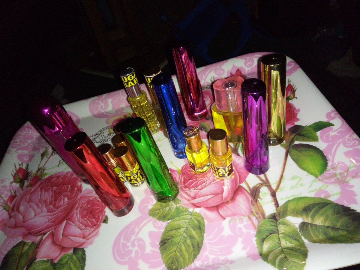 forfeetandmore's tweet photo. Our 'more' is bringing to you value for your money in other. We have in store designer perfume oils. Imagine smelling 100k on a 1k budget. Contact 09012437263 to place your order. #ceoshub #motivationalmonday🤩🥳 https://t.co/6wHp1y4cJC