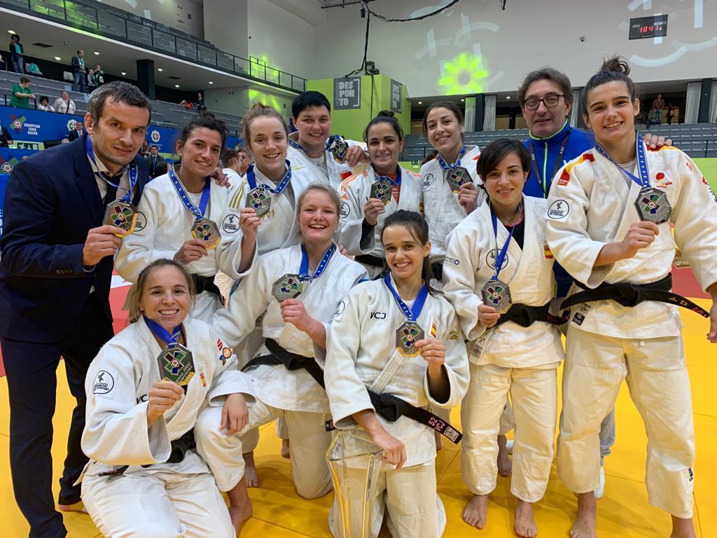 El València Club Judo @vlcclubjudo subcampiones d'Europa en la Golden League Seniors de Judo a Portugal! Enhorabona de @GVAculturesport El treball ben fet dóna resultats!