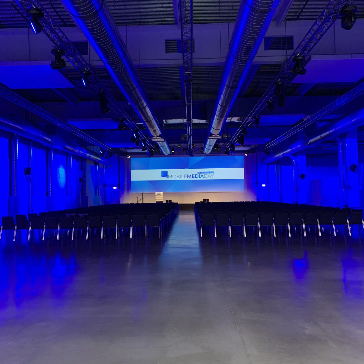 XPLRMedia's tweet photo. Trends, Potentiale und Erfolgsstorys zum Thema #MobileMedia. ➡️ Wir sind heute in Würzburg auf dem #MobileMediaDay https://t.co/1ldakMK2UZ