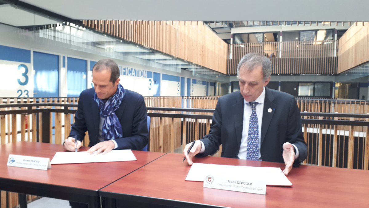 VeroBillat's tweet photo. Signature officielle du nouveau partenariat entre @GroupeSaur et @CentraleLyon 
Des projets d'élèves et des perspectives Recherche autour du traitement de l'eau ... https://t.co/MI4QTFOrlN