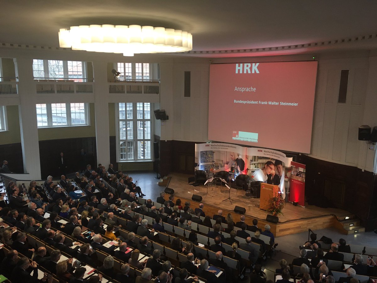 Bundespräsident Frank-Walter Steinmeier spricht zum Auftakt der Hochschulrektorenkonferenz an der Universität Hamburg zu Meinungsfreiheit und Streitkultur. Hochaktuell! <a href="/unihh/">Universität Hamburg</a>