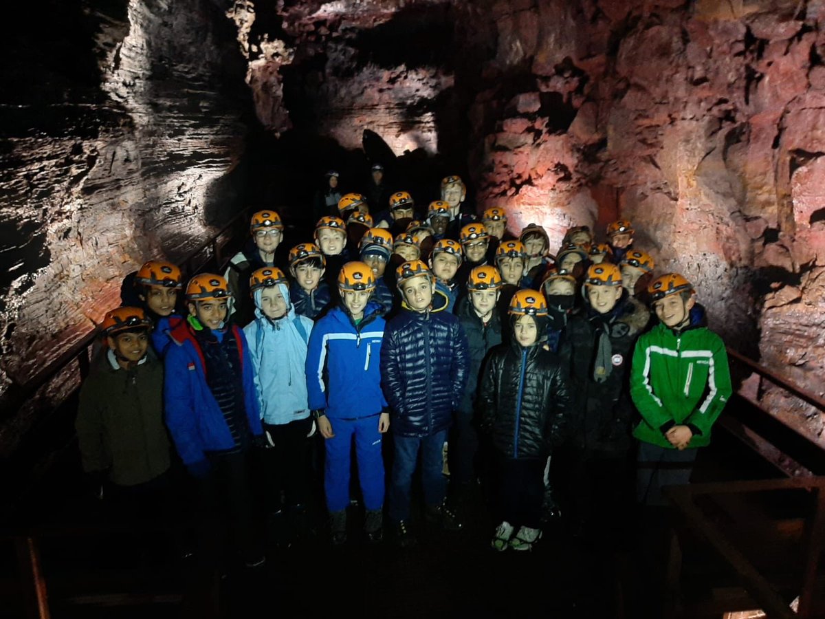 SJBaway's tweet photo. Lava Tunnel Cave https://t.co/96D3JSpw8s