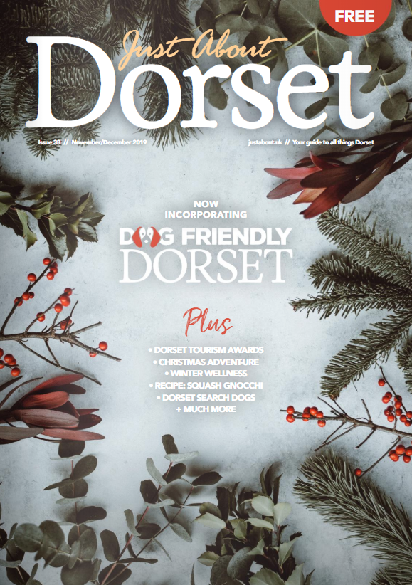 DogsDorset's tweet photo. Have you read the latest issue of @JustAboutDorset, now incorporating @DogsDorset magazine?

With Dog Treats, A Winter's Tail, #DorsetSearchDogs, #Events, Christmas shopping &amp; more, there's much to discover. Take a look. 👀 

https://t.co/xR1YGgvzse 
#dorset #dogfriendly https://t.co/imgHCYliPB