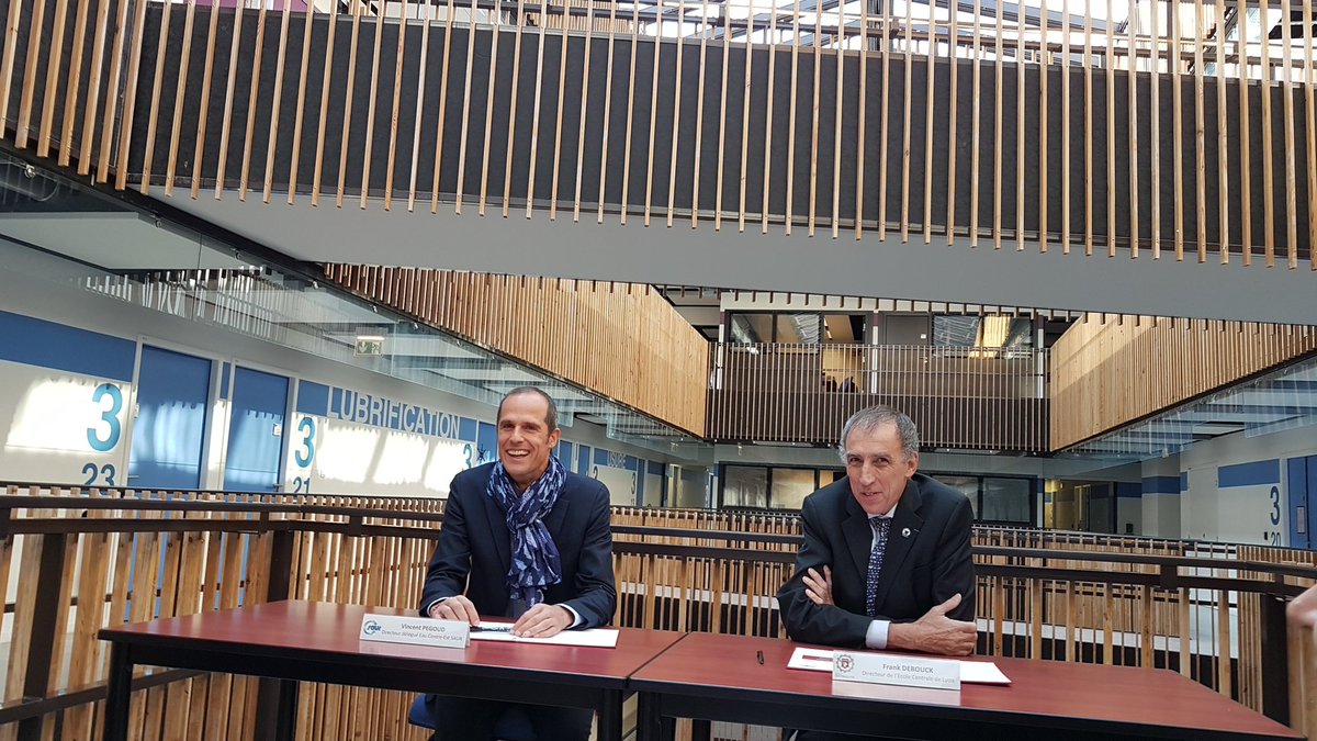 Signature ce jour d'un partenariat entre le groupe #Saur et <a href="/CentraleLyon/">Centrale Lyon</a> : "C'est avec enthousiasme que je vous accueille pour la signature de ce premier accord", a déclaré <a href="/FDebouck/">Frank Debouck</a> à Vincent PEGOUD, directeur délégué #eau Centre Est.