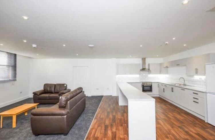 💥NEW PRICE💥

All inclusive rooms in the heart of Derby City Centre are A MUST SEE! 👀

Book your viewing today to avoid disappointment! 

☎️ 01332 363636 
📧 derby@leaders.co.uk
🖥 rightmove.co.uk/property-to-re…