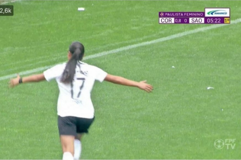 farenet's tweet photo. But the real story here was in the scoreboard. Notice how it reads 0.8-0?

This was an initiative to highlight the gender pay gap in Brazil where, according to recent research, women earn 20% less than men for the same work. The scoreline was used as a way to remind people that. https://t.co/rsIJqk0fbn