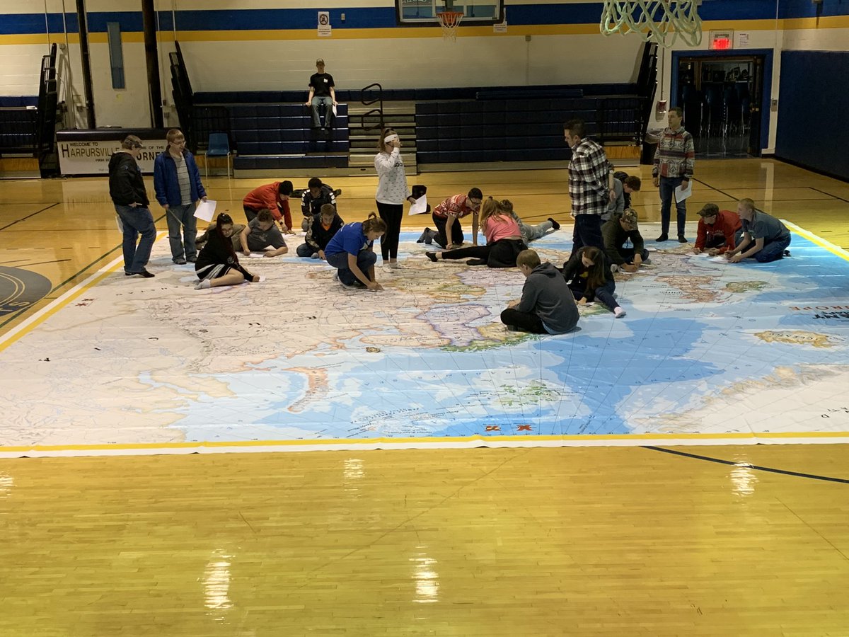 CgatesChristine's tweet image. Mr. Petras took his Global 9 class on a trek across Europe! Giant Maps allow students the ability to explore on a much wider scale - literally. ⁦@HCSHORNETS⁩ ⁦@Harpursville1⁩ ⁦@PetrasTim⁩ #btsls