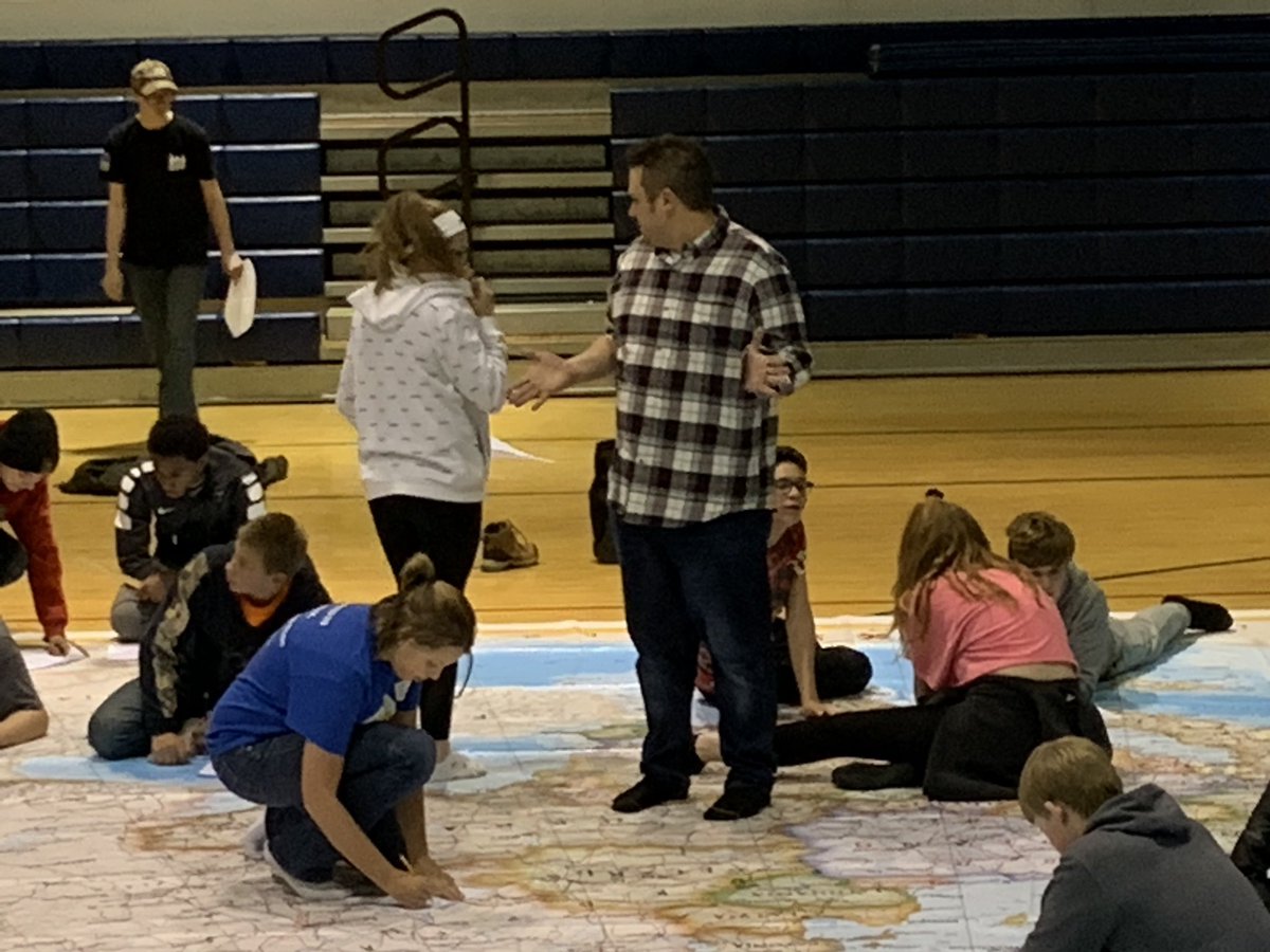 CgatesChristine's tweet image. Mr. Petras took his Global 9 class on a trek across Europe! Giant Maps allow students the ability to explore on a much wider scale - literally. ⁦@HCSHORNETS⁩ ⁦@Harpursville1⁩ ⁦@PetrasTim⁩ #btsls