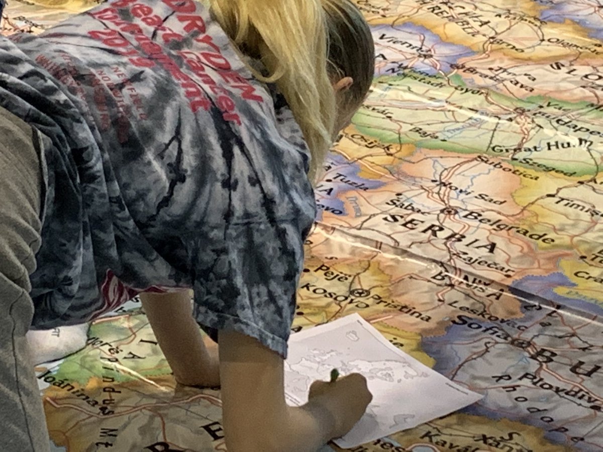 CgatesChristine's tweet image. Mr. Petras took his Global 9 class on a trek across Europe! Giant Maps allow students the ability to explore on a much wider scale - literally. ⁦@HCSHORNETS⁩ ⁦@Harpursville1⁩ ⁦@PetrasTim⁩ #btsls