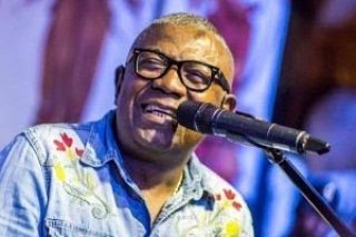 lecibrandao's tweet photo. Esta manhã está mais triste. Nosso grande parceiro Reinaldo partiu. Eu agradeço, amigo, por todas as vezes que nós estivemos juntos no palco, por sua energia boa e alegria. Que Olorum te receba em festa. MUITO OBRIGADA por dedicar sua vida ao samba! Vá em paz amigo 🙏🏿 https://t.co/2aBc5FwDt1