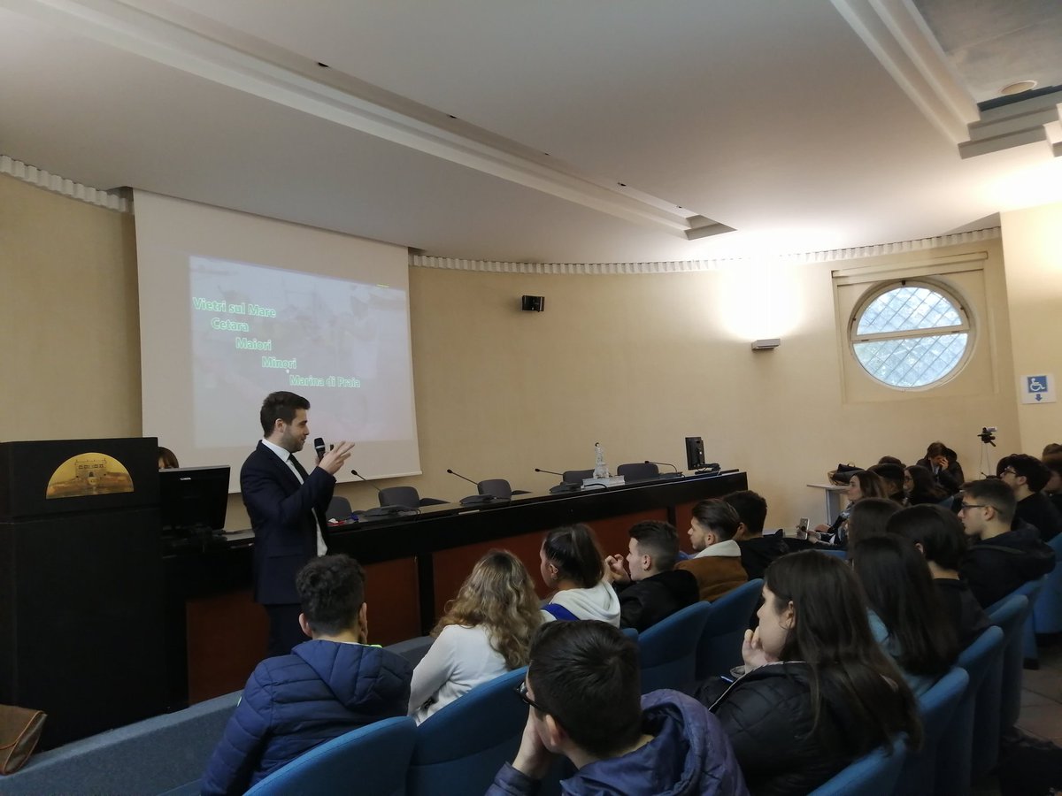 CCIAAIS's tweet photo. L'Ing Della Volpe illustra e mostra con un video il drone in azione nel recupero di rifiuti plastici in un progetto di salvaguardia ambientale
@Ecocerved @Emanuel05967522
@Dintec_Scrl
#CameraOrienta #18novembre
#GreenTechSolution #startup https://t.co/wnoEP8NrcB