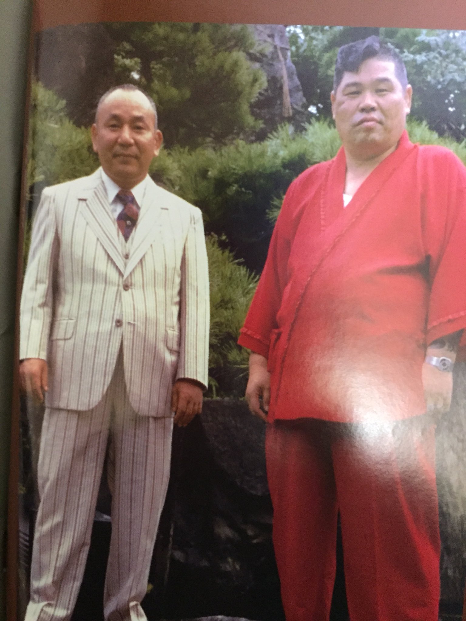Uzivatel 理事長 Na Twitteru 実話時代ロスと言ったら大袈裟ですが後悔してるのがバックナンバーの断捨離 それでも手元に残しておいて良かったと思うのが太州会特集号 特にグラビアがいいですね 仏間の草野親分に竹中四代目そして別府の石井組長 会長自ら認めた Uzivatel 理事長 Na Twitteru 実話時代ロスと言ったら大袈裟ですが後悔してるのがバックナンバーの断捨離 それでも手元に残しておいて良かったと思うのが太州会特集号 特にグラビアがいいですね 仏間の草野親分に竹中四代目そして別府の石井組長 会長自ら認めた