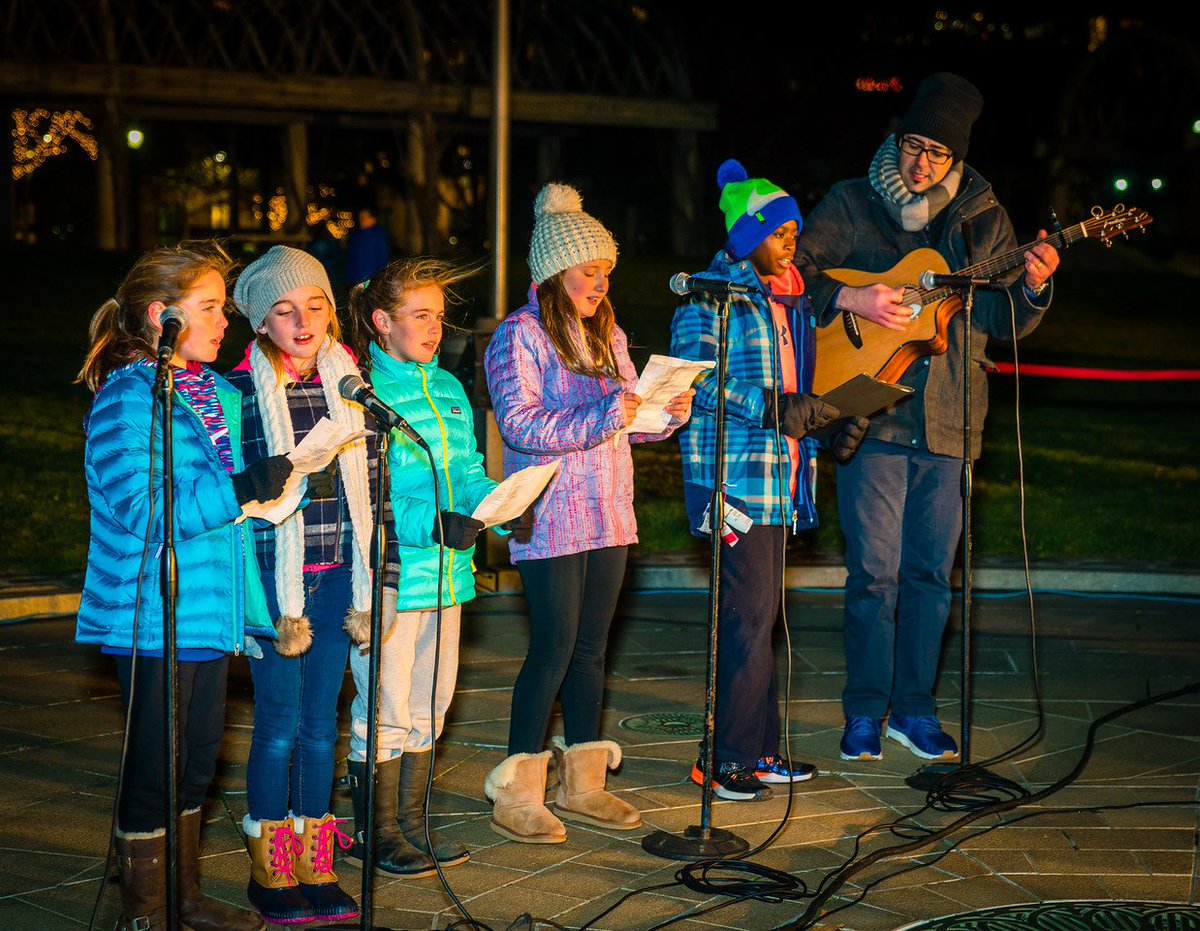 CityOfBoston's tweet photo. We are just 1 week away from our #TrellisLighting in Christopher Columbus park!
Make sure to bundle up and join us for festive treats, giveaways, and performances from local artists. I think 🎅 may even join us!
For more info visit our event page: https://t.co/Snris2R96T https://t.co/5kJhtkVDMj