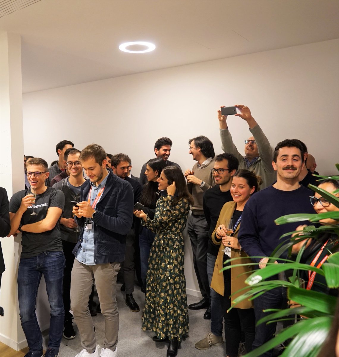 moviri's tweet image. The Moviri team it&apos;s bigger than ever: 200 Movirians! 🍾
We are proud of our team and that&apos;s why we decided to celebrate it. 
Our 100th employee welcomed the 200th...we can&apos;t wait to welcome the 300th🤗