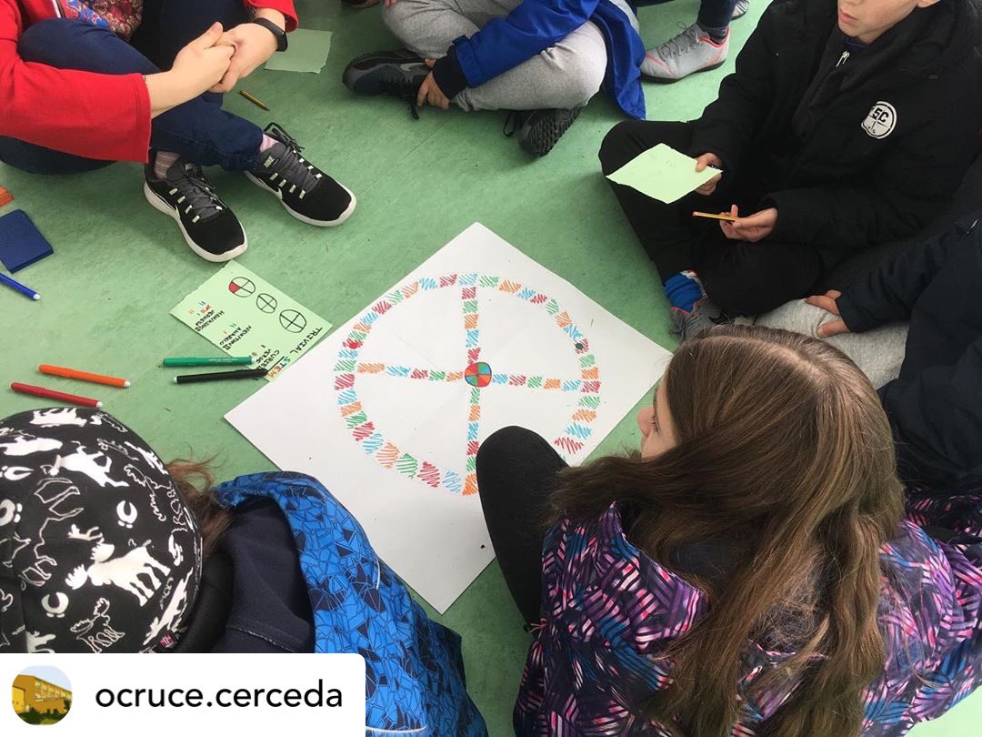 cienciaocruce's tweet photo. Comeza a #SemanaSTEM para alumnado de 1º ESO, esta mañá con xogos matemáticos e trivial científico 🧪 🧮 🧬 🔭 ...de fondo a marabillosa paisaxe de #OsPeares https://t.co/zRgNucYpWA