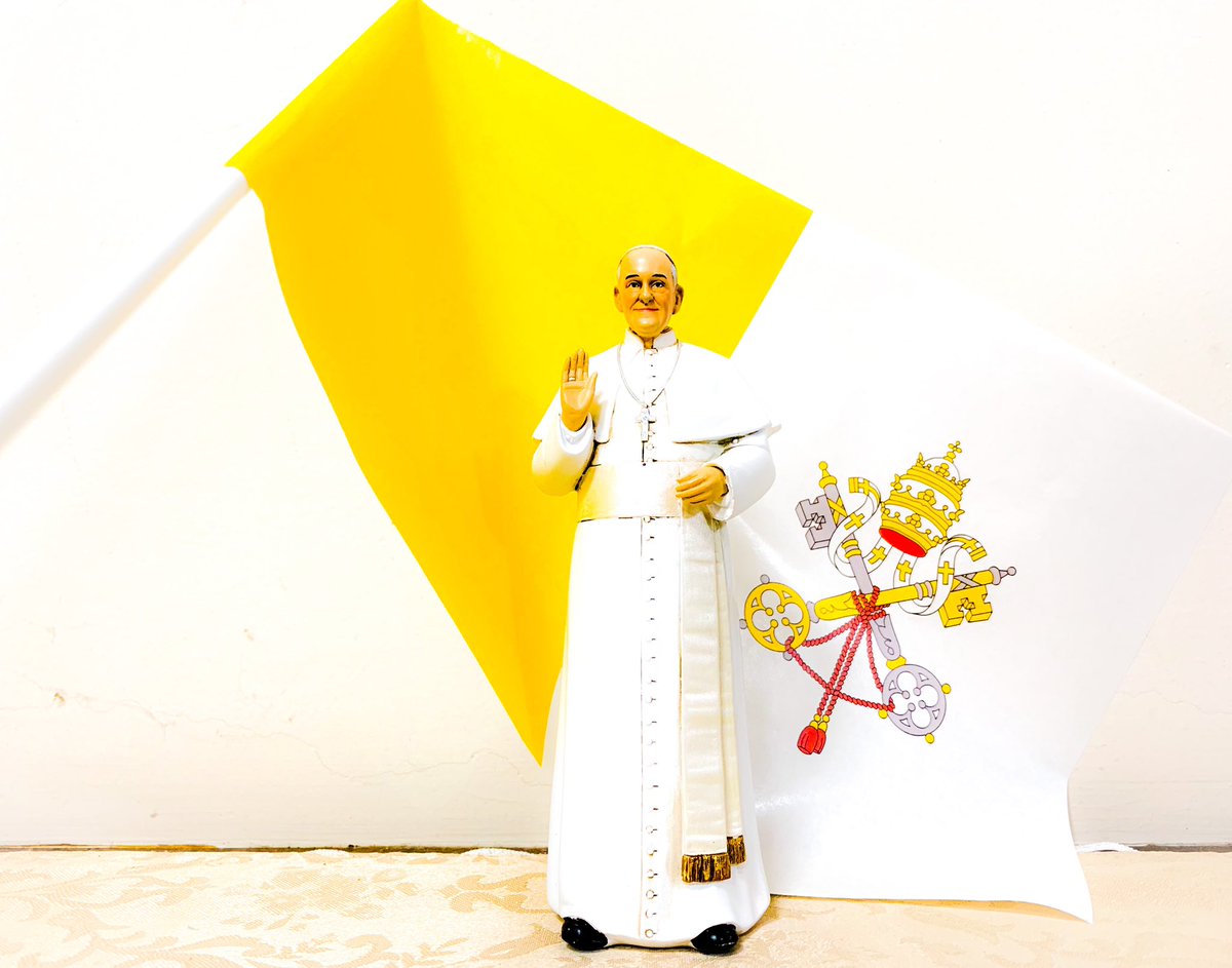 片柳弘史 على تويتر バチカン国旗の手旗が到着 フランシスコ教皇歓迎のため 着々と準備が進んでいます O