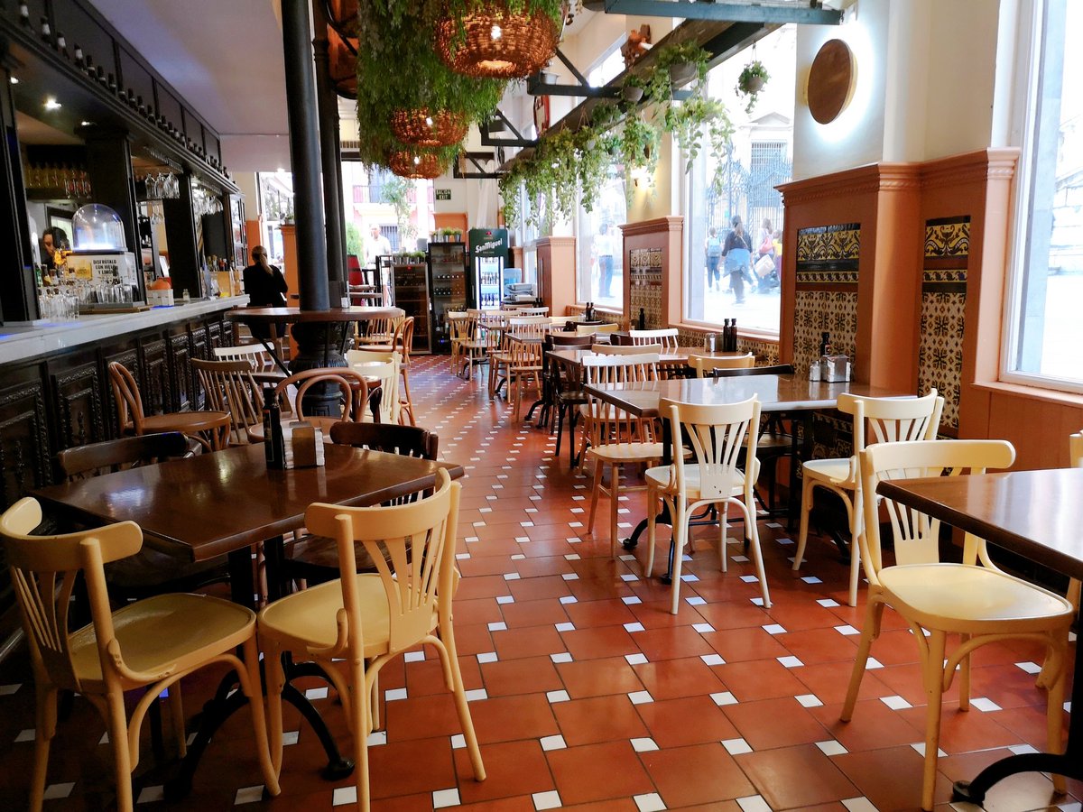 taberna_obispo's tweet photo. ¡¡Nos encanta como ha quedado nuestra Taberna con este cambio de imagen!! 😍😍

¡¡ Gracias @SanMiguel !! 😜😜

#Málaga #costadelsol #Andalucia #Gastronomia #Noviembre #FoodPasion #restaurante https://t.co/IvDD74mahO