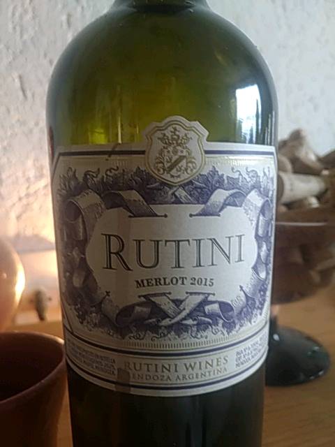 Veja s&oacute; este vinho. Estou atribuindo 4 de 5 estrelas com o aplicativo @Vivino:https://t.co/xhov4mNGKM