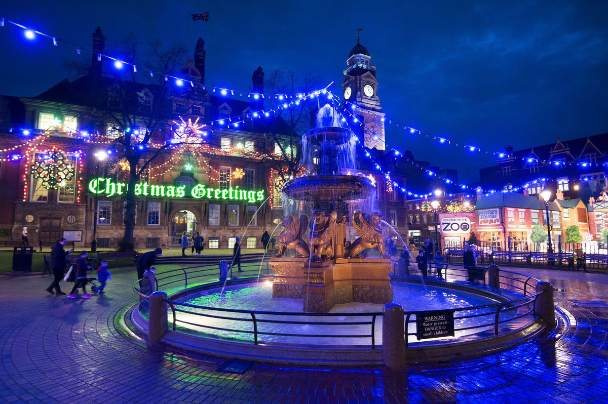ESBMuk's tweet photo. The Christmas switch-on event will take place on Thursday, November 21. In Humberstone Gate, the programme of entertainment will start at 5pm. There will be brass bands in Town Hall Square from 5pm. Come and enjoy it
#studywithesbm #studyinleicester https://t.co/k8JQ0VvNEq