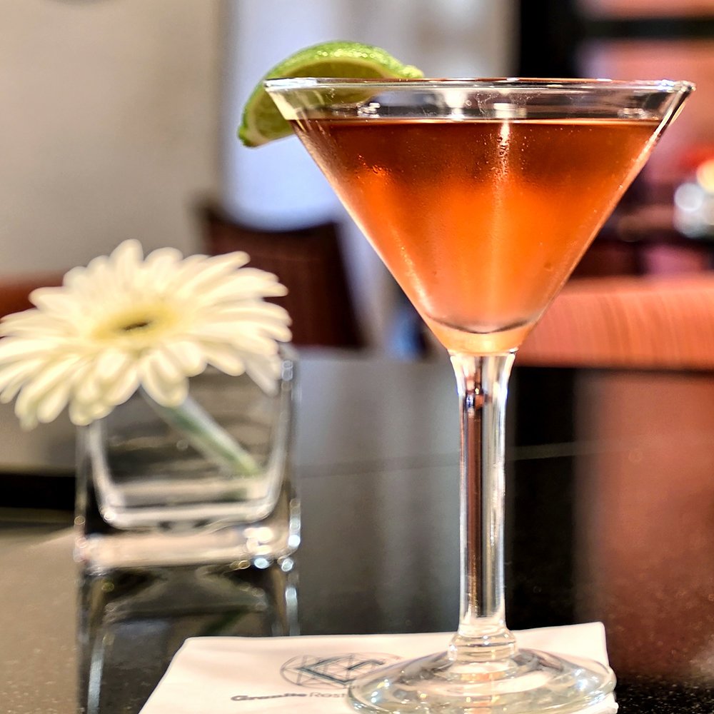 Join us at in the lounge at Granite for the Happiest of Happy Hours! From 4-6pm, enjoy $4 well drinks, $5 draft beer, and $6 house wine!