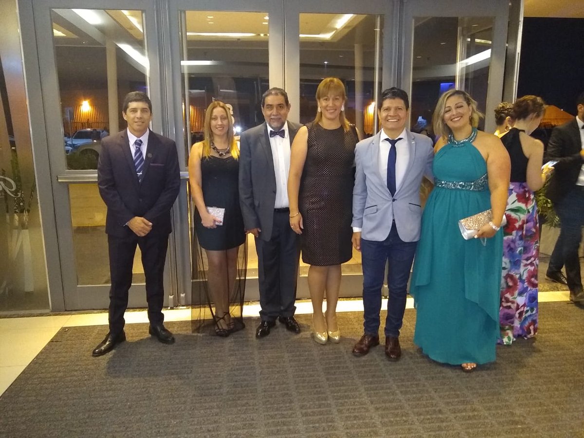 sol_insa's tweet photo. Fiesta del año 2019 @CamaraRcia. Incleible noche junto a empresarios y los mas importantes dirigentes gremiales, entre ellos contamos con la presencia del Sr.@gerardodbeltran. Nos acompaño nuestro intervertor Dr. @diab_pablo. Un placer contar con su uds. Osdepym sigue creciendo! https://t.co/bTpZfcyGcD
