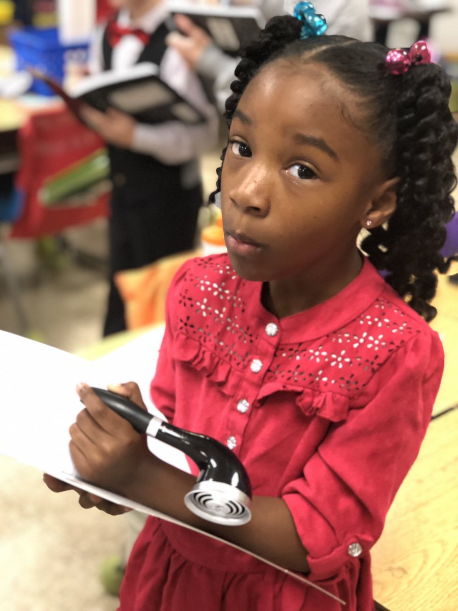 JulieC8466's tweet image. #PrincipalPerk Whike conducting walkthroughs today at @eaglesofEES, my Principal in Training Miss Dempsey informed me she wants to a Principal during the day when she grows up and at night, she will work at the zoo! 😂#FunFive #PowerWalks #WeAreJCPS #EisenhowerStrong
