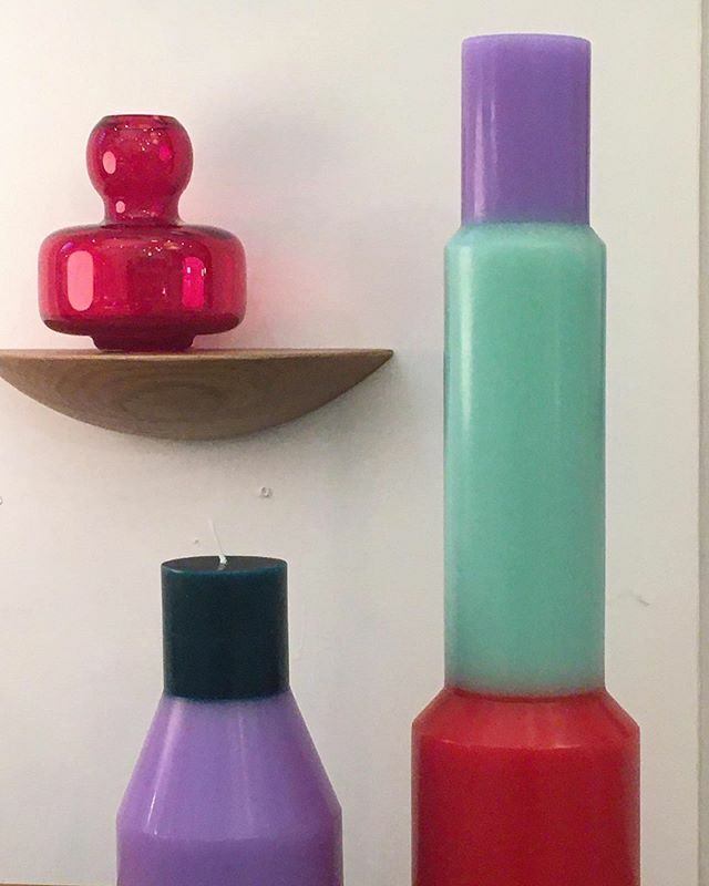 IndishLondon's tweet image. Pillar candles by #lexpott from @haydesign 
#candles 
#vase
#marimekko 
#gridyfungishelf 
#menu
#gooddesignlastslonger ift.tt/33YiMxH