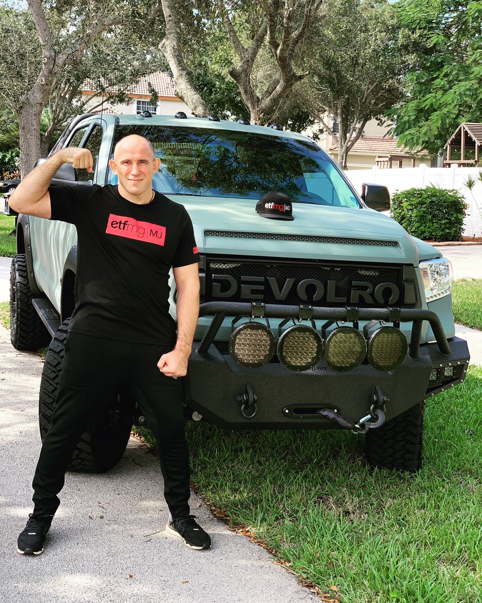 oleynikufc's tweet photo. New Jersey, @ETFMG see you soon💪😎
@devolrousa @zitopartners @ETFMG_CEO
#mma #sport #oleynik #devolro #miami #newjersey #roadtrip https://t.co/Lu5hi8eVTV