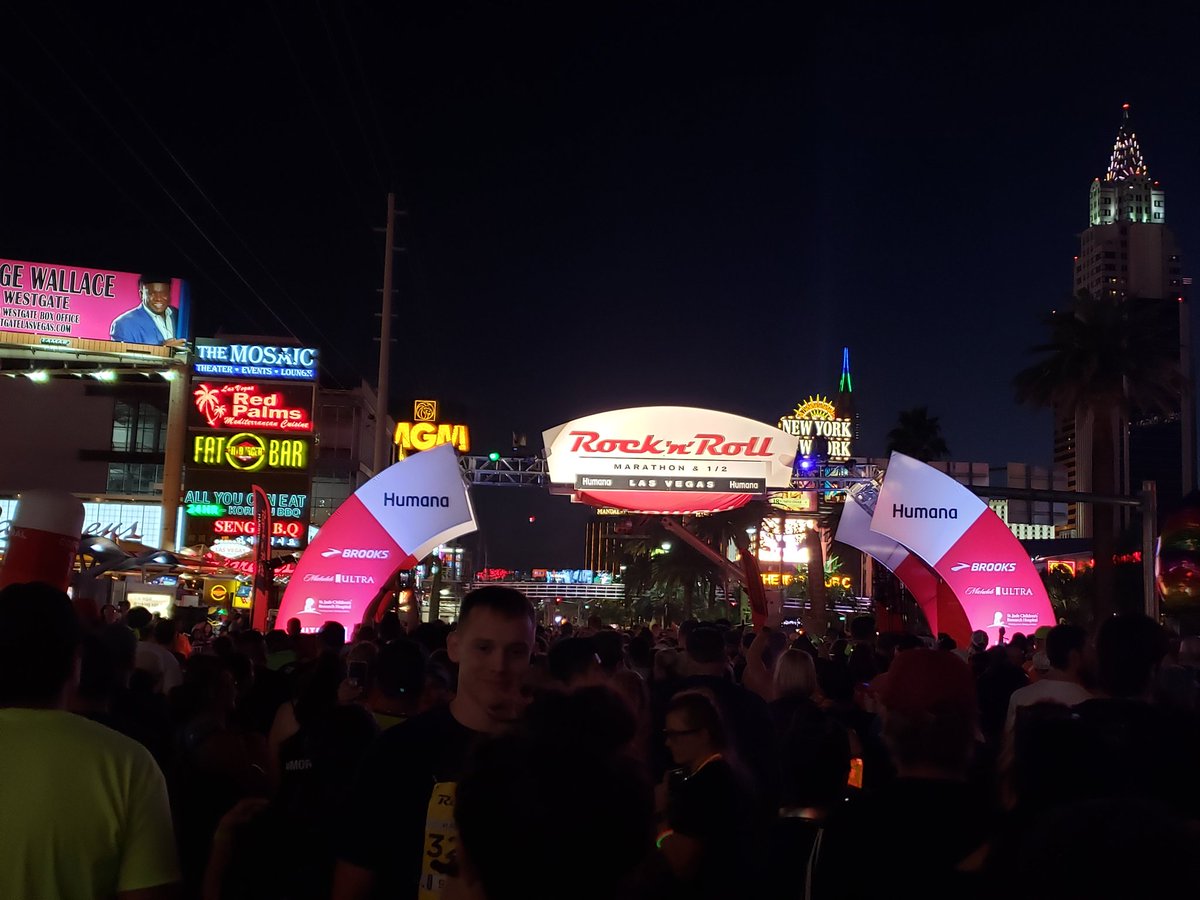 If you're gonna do something do it right. First 1/2 marathon ✔. First time in vegas ✔.  #bucketlist #rocknrollmarathon #vegasbaby