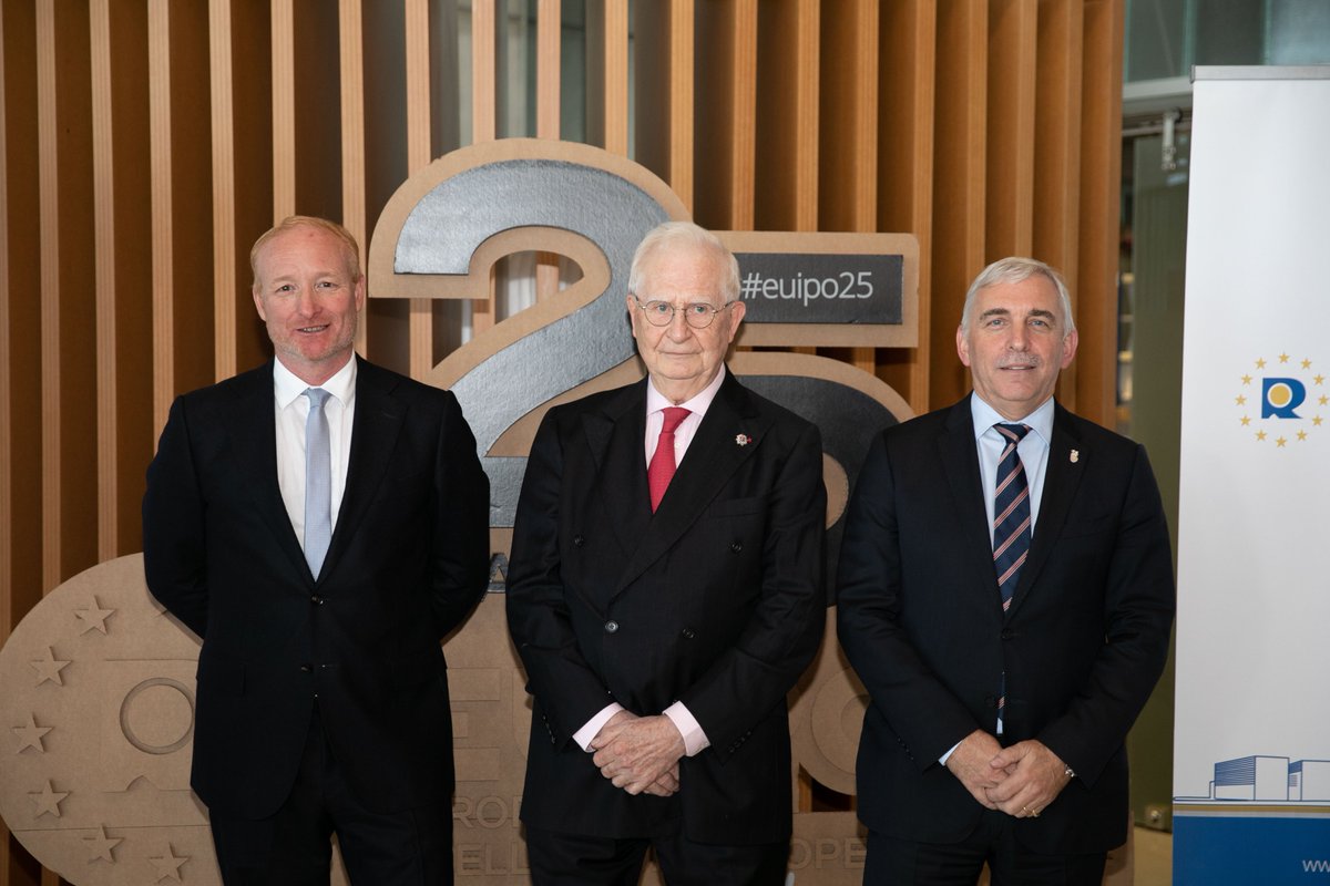 EU_IPO's tweet photo. Today we welcomed the members of our Management Board and Budget Committee for a special celebration in honour of our 25th anniversary.
The event also gathered former Presidents and Executive Directors of the EUIPO, and the Spanish Minister of Industry, Reyes Maroto.
#euipo25 https://t.co/ot00bKpZgE
