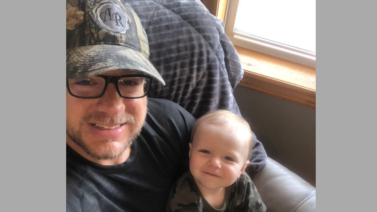 Sold85's tweet image. I’m not one to normally post pics of myself or my boys but this one is a gem, what a little  charmer my little Wes is he’s my #MCM #mancrushmonday #ygk #love #daddysboy