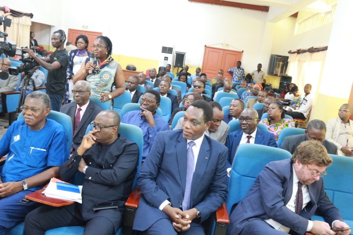 barreaudubenin's tweet photo. 1ère Journée Scientifique de la rentrée solennelle du Barreau du Bénin. 

Les discussions  se sont articulées autour de deux panels à savoir: 
Panel 1 : ‘‘L’avocat et la défense des libertés    
                individuelles et collectives’’
Panel 2 : " L'avocat et les médias https://t.co/Vv85wtWtXd