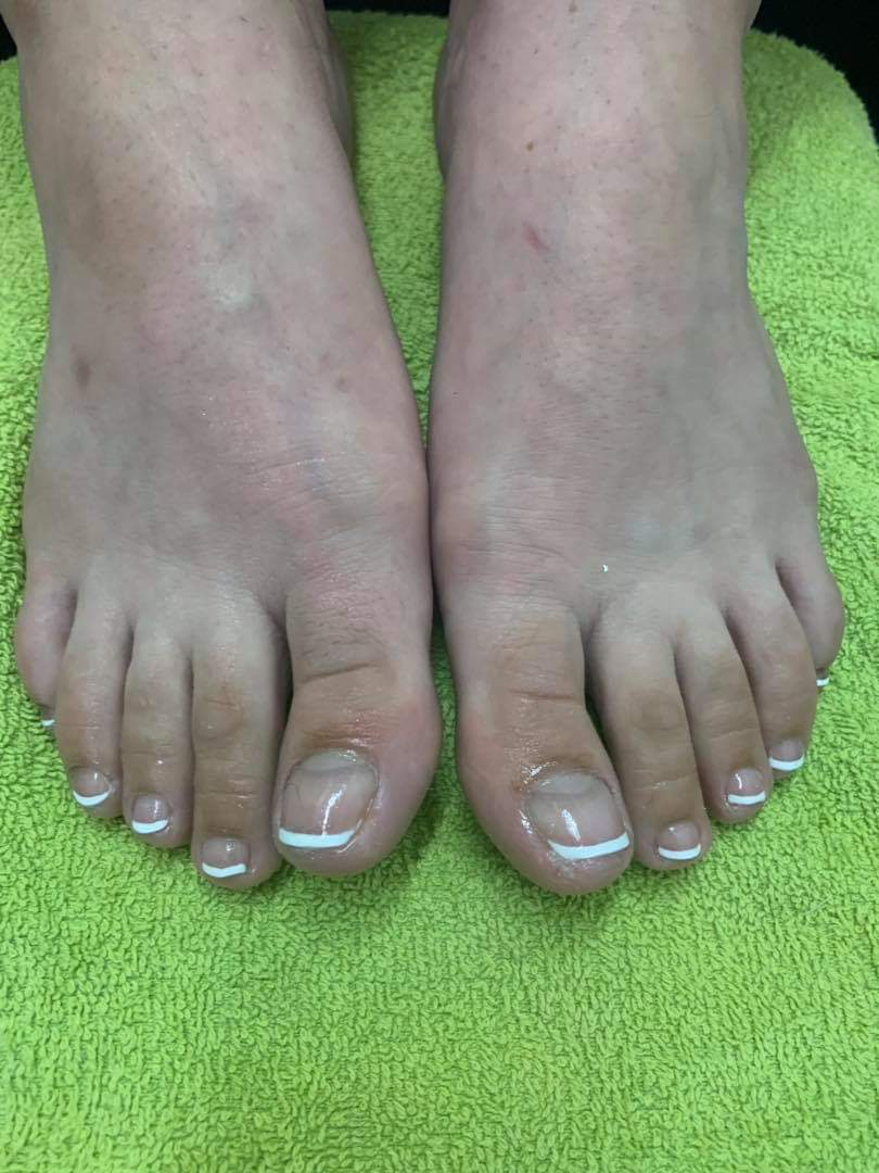 ladysusanlashes's tweet photo. My polished new feet 

More pictures?!
#findom 
#fetish 
#slave
#paypig 
#subcontractor  real dick who can pay and clean my feet https://t.co/ATc7HLerj1