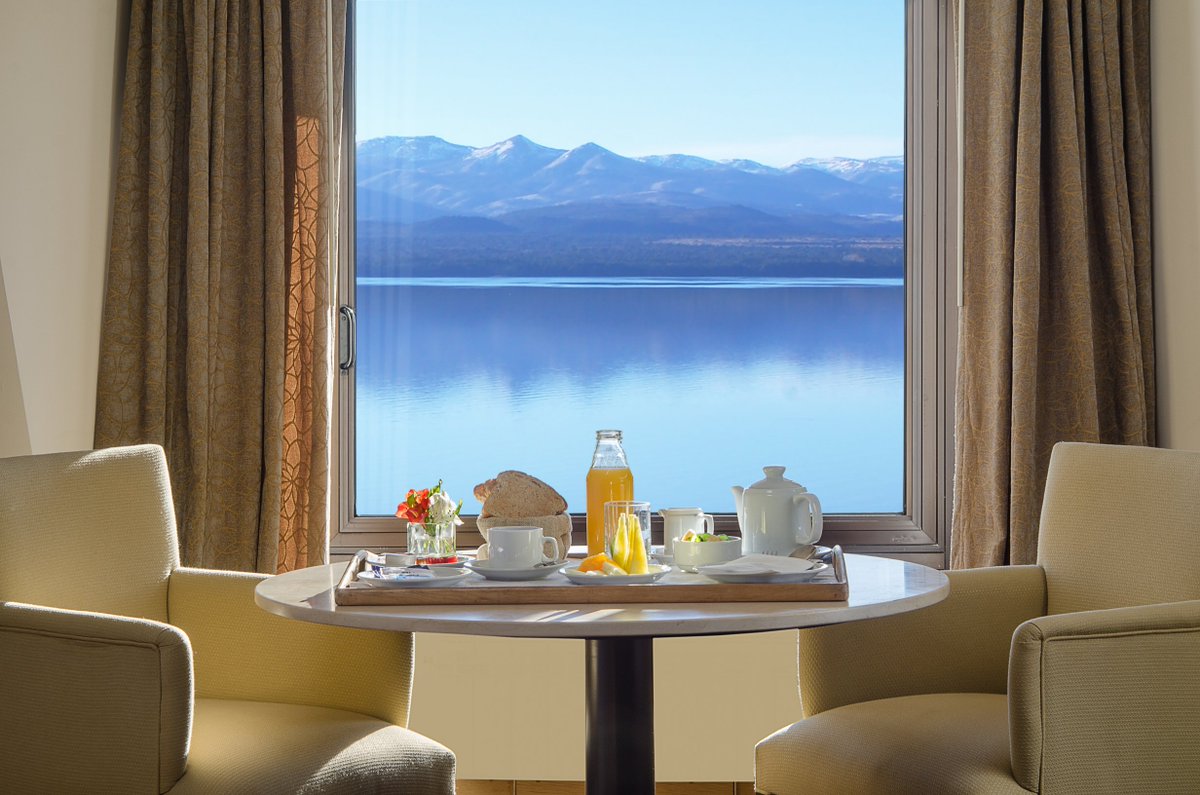 ¡Sentí la experiencia de desayunar mirando el cielo casi tocando las montañas!
Disfrutá los paisajes naturales con las mejores vistas del lago Nahuel Huapí en #NHBarilocheEdelweiss
Más información - bit.ly/barilochenh
#Bariloche #Hoteles #DesayunoNH