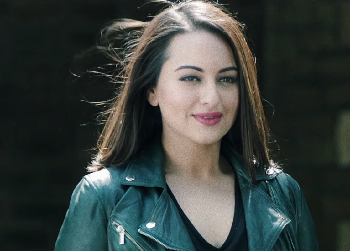 In this dress Sonakshi Sinha looks like she's applying for the role of  Spiderman's girlfriend - India Today