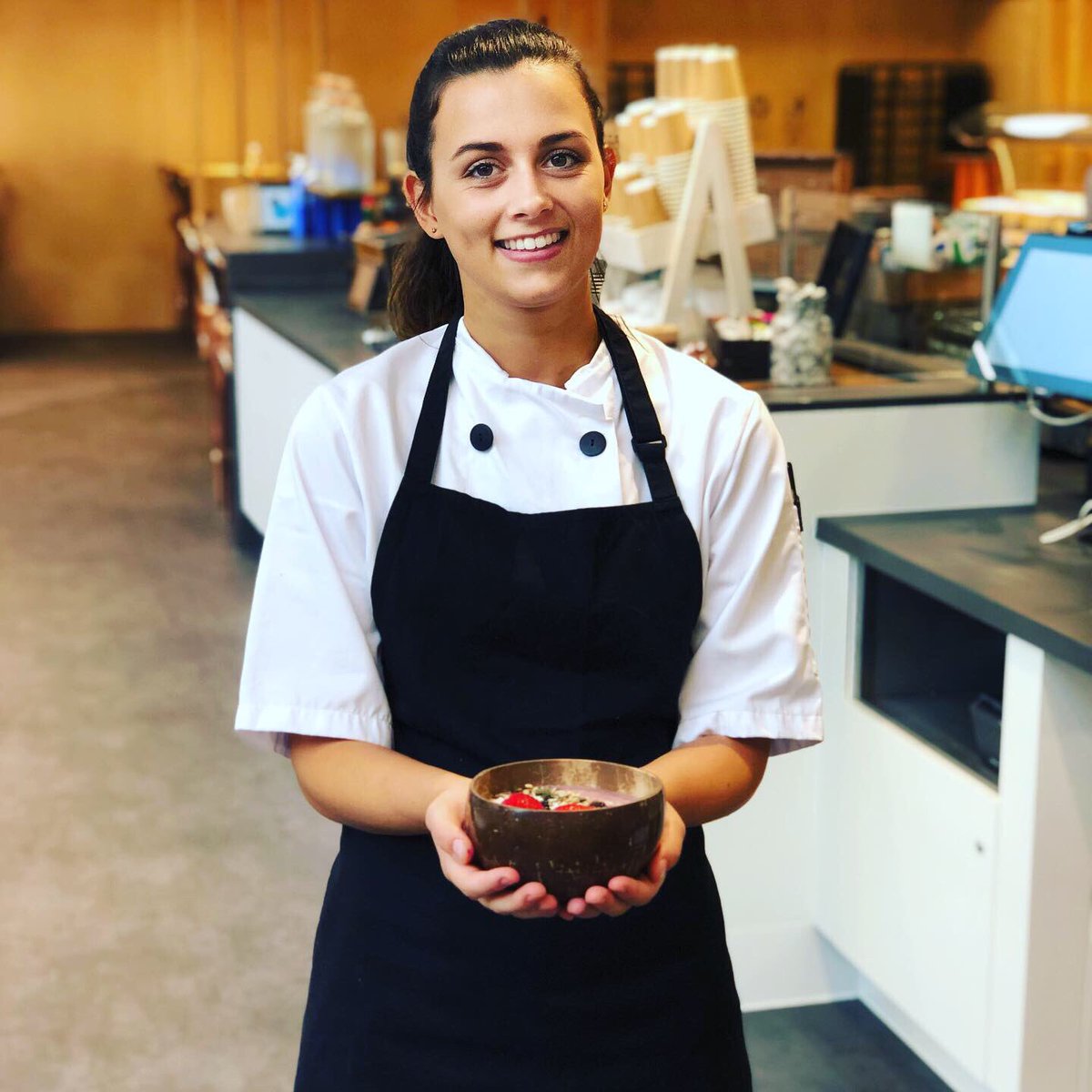 BaxterStorey's tweet image. From barista training and event planning to smoothie bowl pop ups, it's been a busy couple of months for our @WSHGraduates Louise and @rachel_warr1. Here's their highlights: bit.ly/2psNsYJ #GraduateProgramme #welovethisbusiness