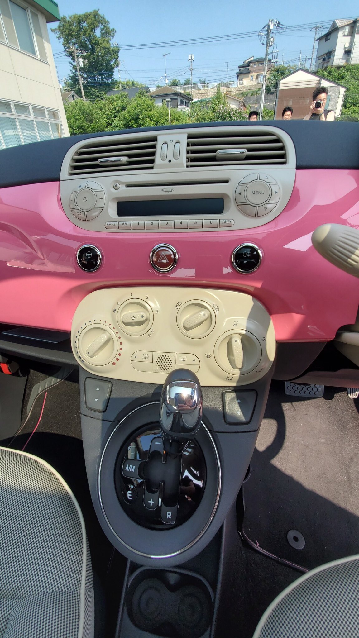 しぶとい中川翔子 愛車遍歴で乗らせてもらったピンクのフィアット めちゃくちゃかわいかったなぁー おもちゃみたいな可愛いピンク 中までピンク 最高に可愛いなあ いいなぁ 車 ほしいなあ 車にあわせてファッションもピンクのスカート しぶとい中川翔子 愛車遍歴で乗らせてもらったピンクのフィアット めちゃくちゃかわいかったなぁー おもちゃみたいな可愛いピンク 中までピンク 最高に可愛いなあ いいなぁ 車 ほしいなあ 車にあわせてファッションもピンクのスカート