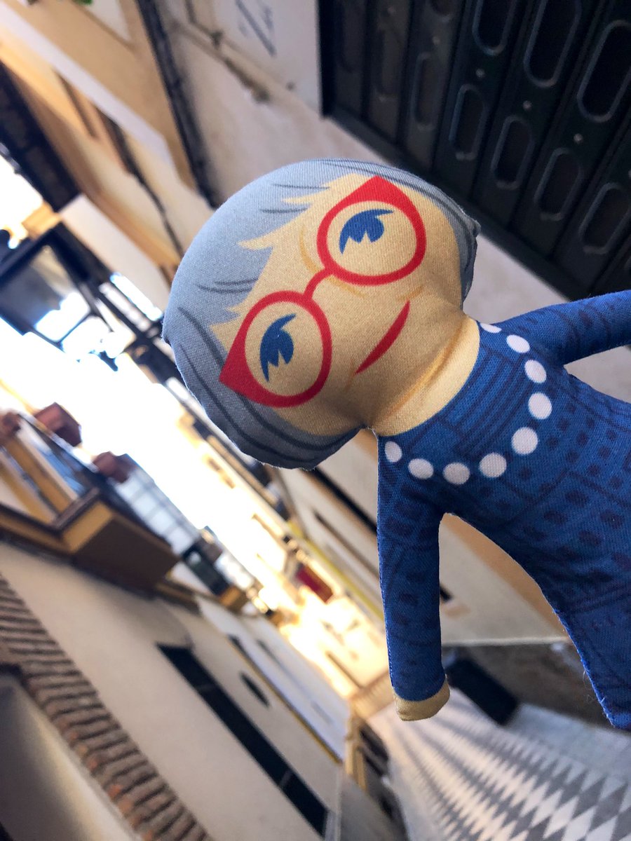 Garcia_Design's tweet photo. #TinyJaneJacobs loves the narrow streets of Sevilla that make each plaza and public space even more special!
#PublicSpace #CityOfPeople #TinyActivist https://t.co/5ev0S0JpCD