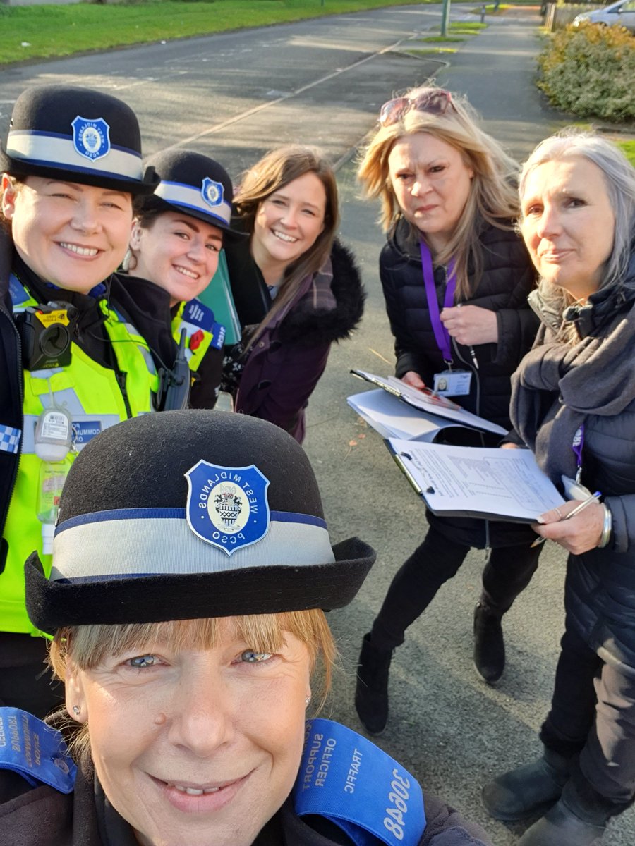 #solihullsafewellandwarm joint visits with Age UK and SCH to keep you winter safe and warm @SHPartnerships <a href="/ageuksolihull/">Age UK Solihull</a> <a href="/ScHwellbeing/">SCHwellbeing</a>